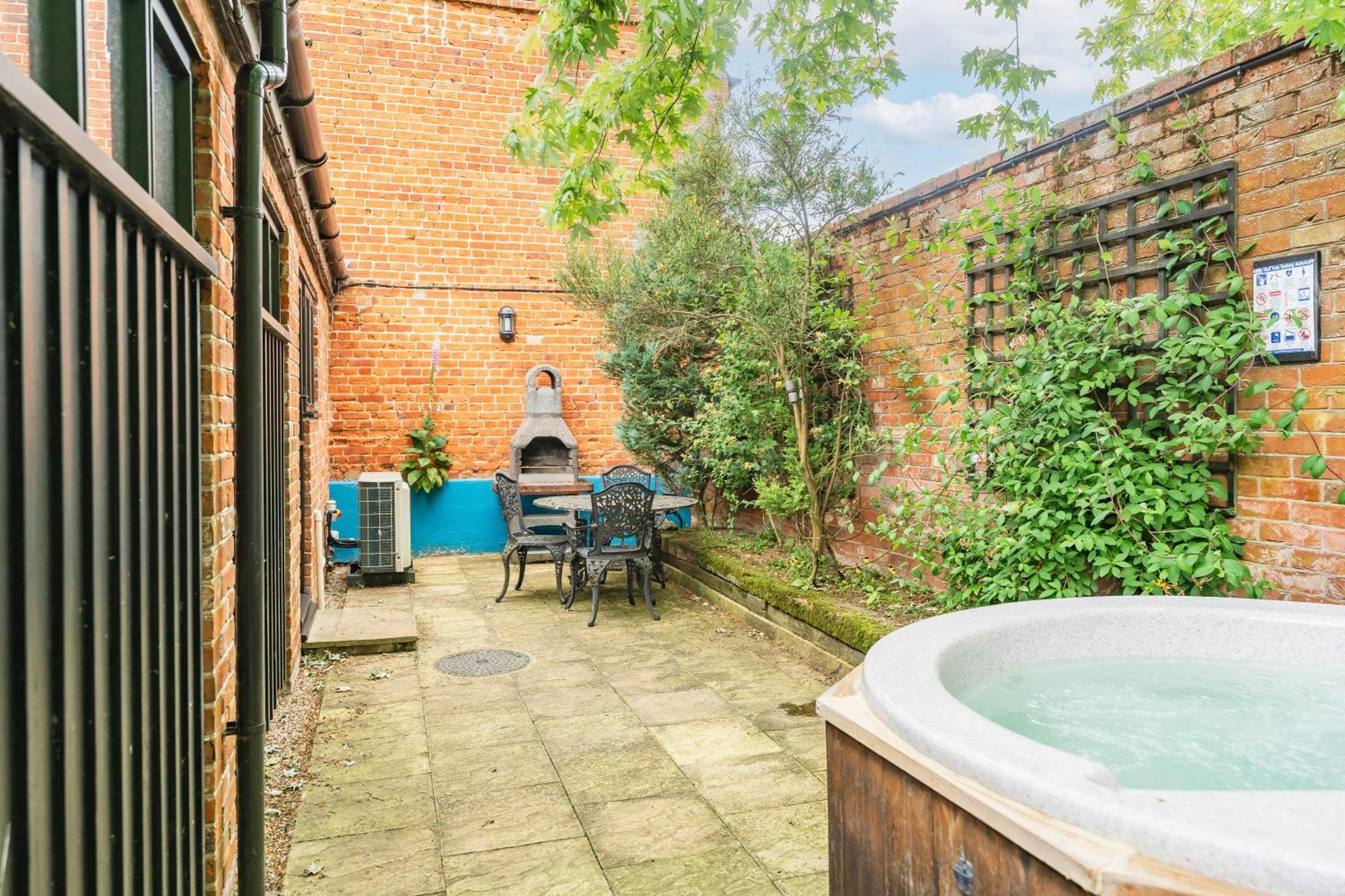 The Orangery - Bnb Suites Thurning  Экстерьер фото